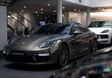 Новые Porsche Macan 4 и Macan Turbo, Taycan и Panamera появятся в России одновременно с началом европейских продаж