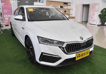 Skoda Octavia подешевела на 210 тыс. рублей, а Mitsubishi Outlander — на 200 тыс. рублей. Дилеры скорректировали цены на «параллельные» машины