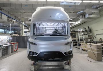 Белорусская компания Unimo показала, как создавала кабину футуристического гибридного грузовика MAZ-X