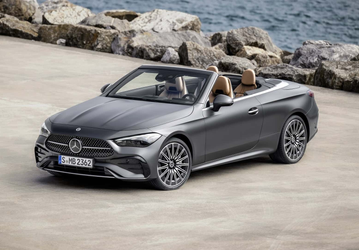 Самый большой в классе кабриолет Mercedes CLE получил специальные кожаные сиденья, которые сохраняют прохладу летом