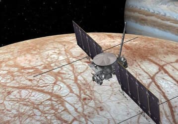 Europa Clipper оснащена научным оборудованием и готова к путешествию для изучения потенциальной жизни на одном из спутников Юпитера