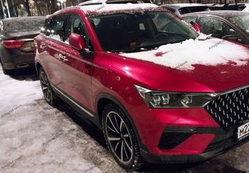 Фотофакт: Кроссоверы Lada X-Cross 5 начали появляться во дворах