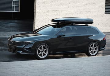 В Китае анонсирован народный универсал Wuling Starlight. Это местный аналог Skoda Octavia Combi, способный проехать 1100 км на баке бензина
