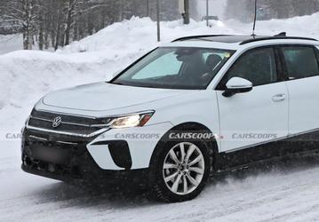 Volkswagen T-Roc 2025 впервые засняли на фото. Это будет последняя новая модель Volkswagen с бензиновыми и дизельными моторами