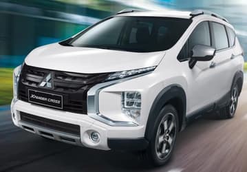 Cемиместный Mitsubishi, который не боится бездорожья, подешевел в России. Mitsubishi Xpander Cross стал доступнее на 200 тыс. рублей