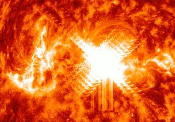 Солнце устроило мощную Хэллоуинскую вспышку X2.0