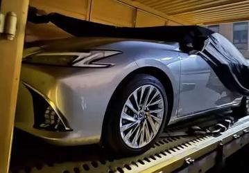 Новый Lexus ES 2025 рассекречен до премьеры: опубликованы живые фото машины