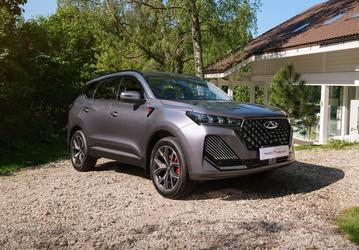 Названы 10 самых продаваемых автомобилей в России: свежий ноябрьский рейтинг от «Рольфа»