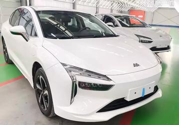 В России начнут выпускать 160-сильный электромобиль по цене Toyota RAV4. За «Амберавто А5» в богатой комплектации попросят 5 млн рублей