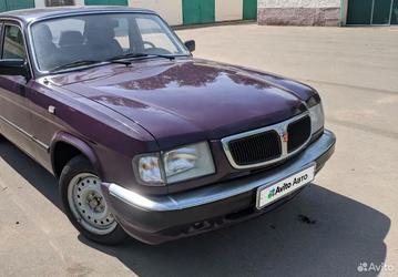 «Капсульная» «Волга» ГАЗ-3110 в редком цвете «баклажан» простояла в гараже почти 25 лет, а сейчас ее продают по цене новой Lada Granta