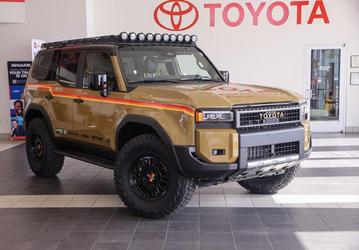В продажу поступил доработанный Toyota Land Cruiser Prado 250 — он стал еще более внедорожным