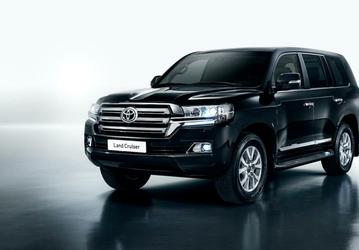 Toyota Land Cruiser 200 в состоянии нового авто выставили на продажу в России