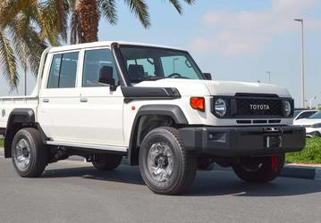«Японская Нива» за 10 млн рублей. Дилер привез в Россию Toyota Land Cruiser 79 с полным приводом, блокировками дифференциалов и шноркелем