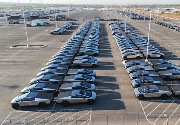 А как же 2 млн предзаказов? Спрос на Tesla Cybertruck обвалился, машину можно купить без очереди