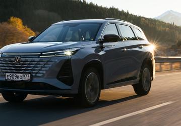 Просторный кроссовер с 8-ступенчатым «автоматом» Aisin и мощным мотором — 3,54 млн рублей. Раскрыта стоимость нового Changan CS75 Plus для России