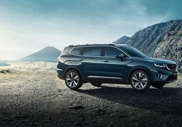 Замена Volkswagen Teramont и Hyundai Palisade. Большой семиместный кроссовер Geely Okavango снова подорожал в России