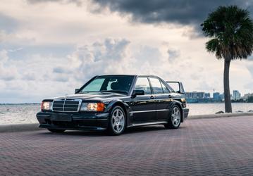 Культовый спортседан Mercedes-Benz 190E 2.5-16 Evolution II с пробегом 176 км выставили на продажу в США. В лучшем состоянии машина есть только в России