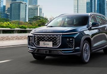 Просторный кроссовер размером с Hyundai Santa Fe с полным приводом, 8-ступенчатым «автоматом» и 2,0-литровым мотором — за 3,7 млн рублей. Объявлены цены на Soueast 09 от Chery