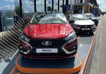 АвтоВАЗ начал конвейерную сборку Lada Iskra в новом кузове кросс-универсал