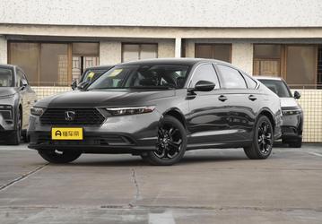 Официальный дилер привез новый Honda Accord и продает его с гарантией 3 года. Но цена внушительная