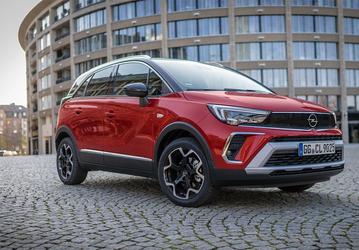 В России ещё есть официальные кроссоверы Opel Crossland — за 2,35 млн рублей и с 6-ступенчатым «автоматом» Aisin