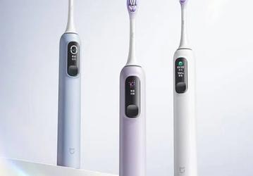 У Xiaomi вышла первая электрическая зубная щётка с цветным дисплеем. Он показывает качество чистки зубов в реальном времени