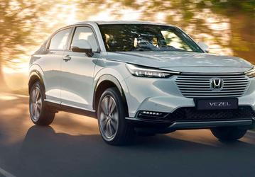 В Россию приехали новые кроссоверы Honda Vezel и UR-V 2024, их продают с гарантией 3 года