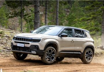 В Россию привезли альтернативный Jeep. За Jeep Avenger e-Hybrid просят 7,2 млн рублей
