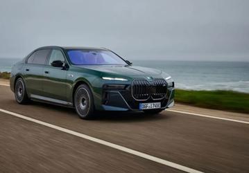 Представлен BMW i7 2025: 650 л.с. и разгон до 100 км/ч за 3,5 с