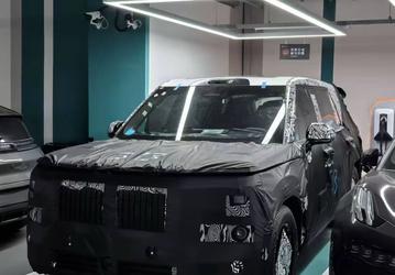 Это будет новый флагман Zeekr. Большой внедорожник, размером с Li Auto L9, впервые сняли на фото