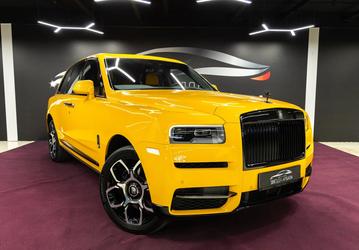 В России продают особый Rolls-Royce Cullinan Black Badge, вдохновленный Москвой