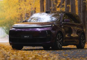 Китайцы предпочитают Li Auto L9, L7 и L6 гибридам и электромобилям других марок. Компания лидирует на домашнем рынке электромобилей и гибридов уже 32 недели подряд