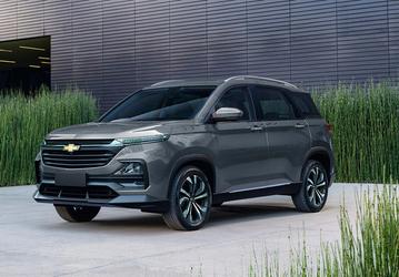 147-сильный кроссовер Chevrolet с «автоматом» по цене 122-сильной Lada Aura с вариатором. Chevrolet Captiva продается в России за 2,62 млн рублей