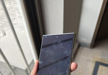 Хваленое антибликовое покрытие Samsung Galaxy S24 Ultra не выдерживает обычной эксплуатации: пользователи жалуются