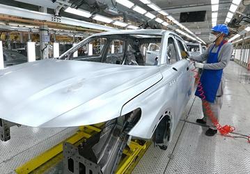 Россия хочет привлечь китайских автопроизводителей льготами. АвтоВАЗ и КамАЗ выступают против, опасаясь конкуренции