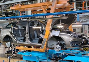 В России возобновили сборку самых практичных Lada Vesta