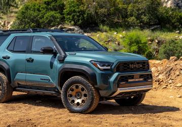 Первый по-настоящему новый за 15 лет. Внедорожник Toyota 4Runner 2025 оказался всего на 65 долларов дороже уходящей версии