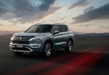 Mitsubishi Outlander PHEV 2025 поступил в продажу: теперь более 300 л.с., отличная динамика и возможность проехать 100 км без бензина