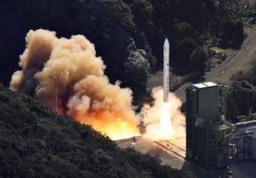 Первая частная твердотопливная ракета Японии успешно взлетела со спутниками, но её хватило ненадолго. Миссию прервали через 10 минут после старта