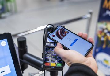 В России нашли возможность вернуть оплату NFC-чипом в iPhone без взлома. Решение уже активно тестируется