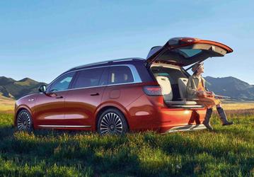 Убийца Mercedes-Maybach GLS и BMW X7, а также самый безопасный автомобиль Китая подтвердил звание суперхита: продано более 200 000 Aito M9