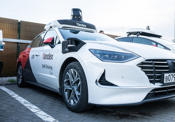 Так водят профессионалы: беспилотные авто Яндекса станут «человечнее»