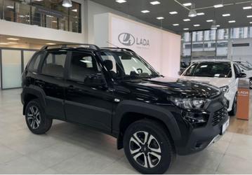 К дилерам приехала обновленная Lada Niva Travel: новое рулевое колесо, подушки безопасности и «ЭРА-ГЛОНАСС» — за 1,539 млн рублей