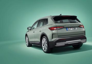 Ещё не Kodiaq, но уже и не Karoq, с зонтиком в двери и множеством удобных мелочей. Совершенно новый кроссовер Skoda Elroq поступает в продажу