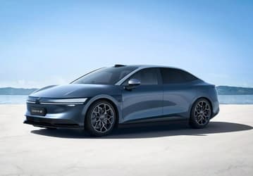 Zeekr 007 появился в продаже на Auto.ru: полный привод, 646 л.с. и топовое оснащение за 6,3 млн рублей