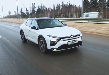 Выходит, Citroen C5 X — первый «официальный европейский китаец» в России? «За рулем» протестировал Citroen C5 X, который продается в России с официальной гарантией