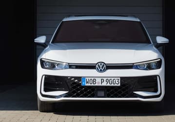 Новейший Volkswagen Passat B9 уже можно заказать в России. Доступна даже версия с полным приводом