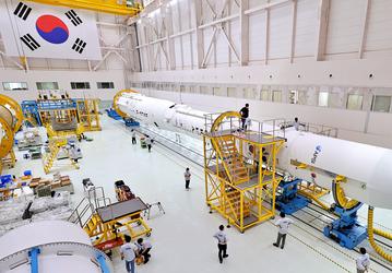 Южная Корея готовится к собственной лунной миссии в 2032 году: Проект ракеты следующего поколения