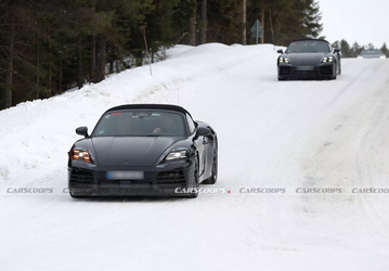 Новейшие Porsche Boxster 2025 без камуфляжа показали внутри и снаружи