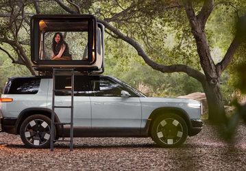 Три мотора, отличная динамика, кухонный набор и «домик на дереве». Rivian R2 2026 предложит большой набор аксессуаров